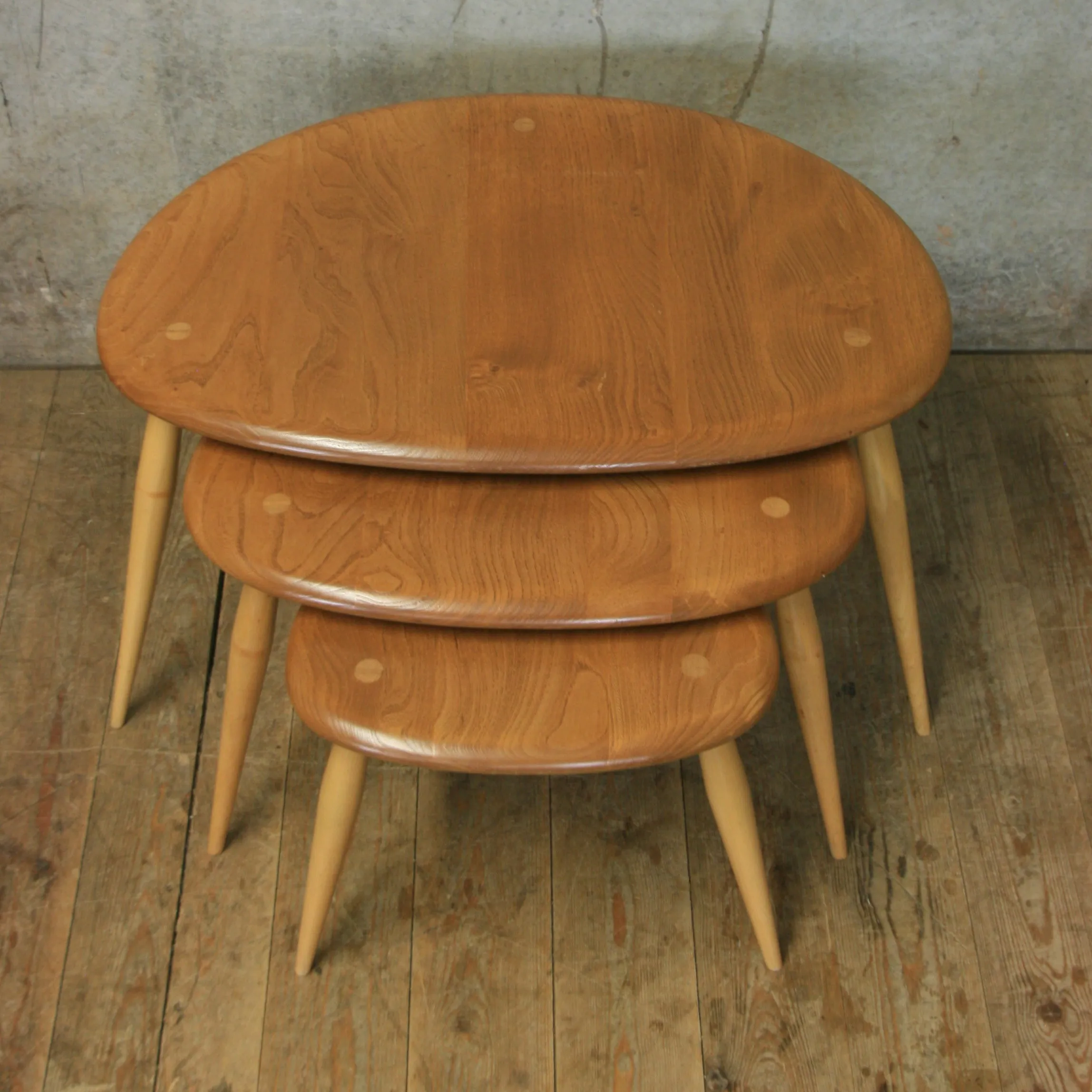Ercol Elm & Beech Pebble Nest of Tables – 0607k