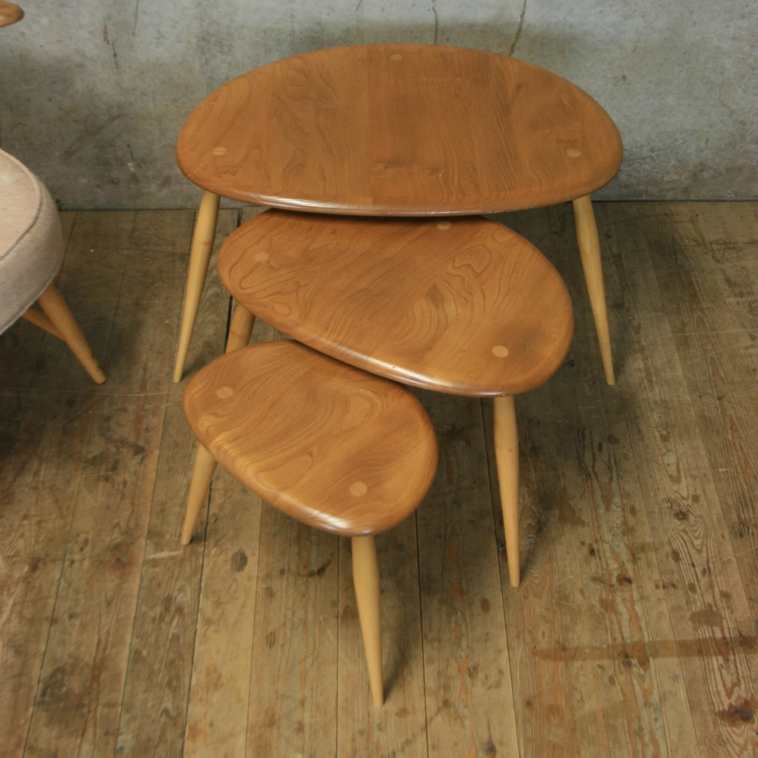 Ercol Elm & Beech Pebble Nest of Tables – 0607k