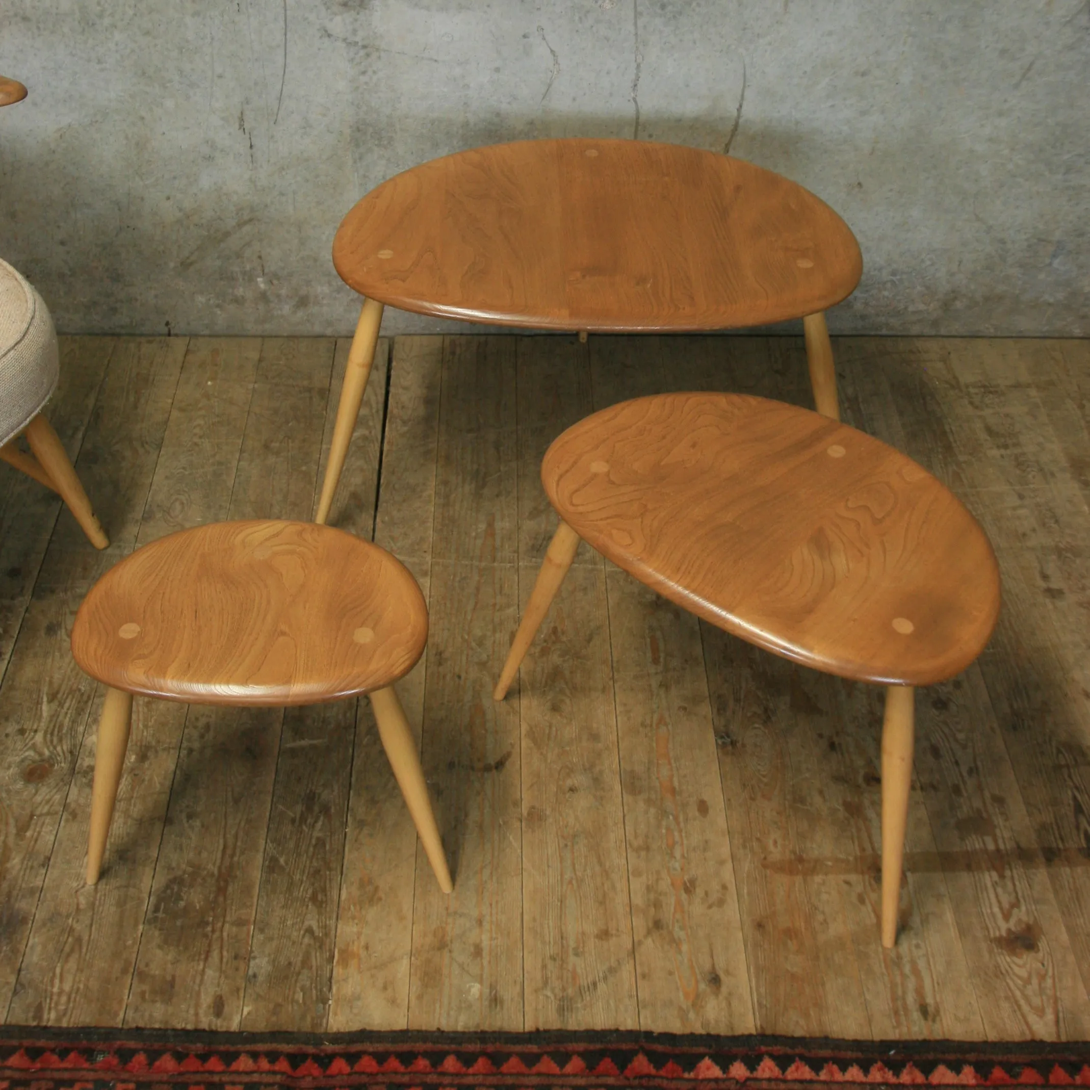Ercol Elm & Beech Pebble Nest of Tables – 0607k