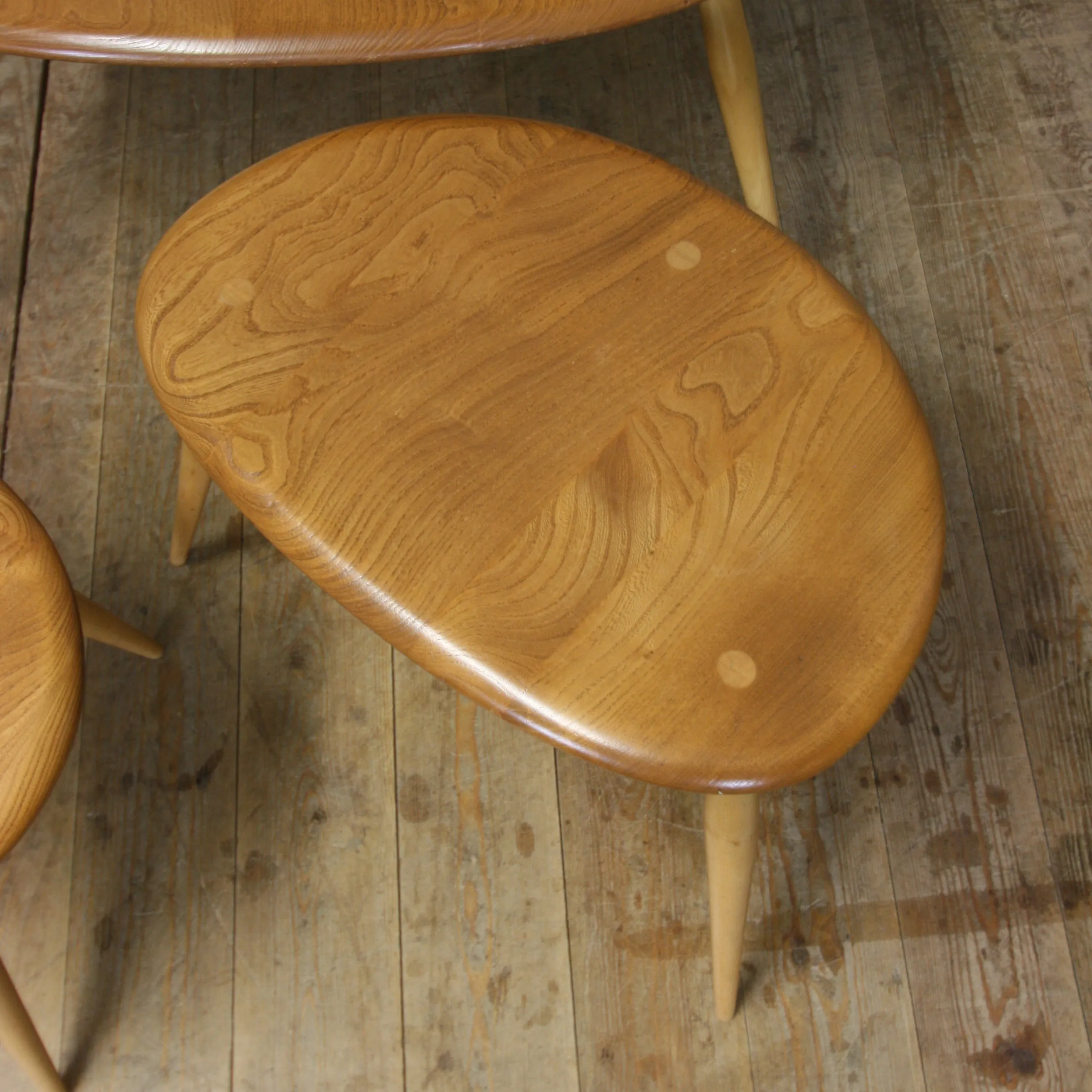 Ercol Elm & Beech Pebble Nest of Tables – 0607k