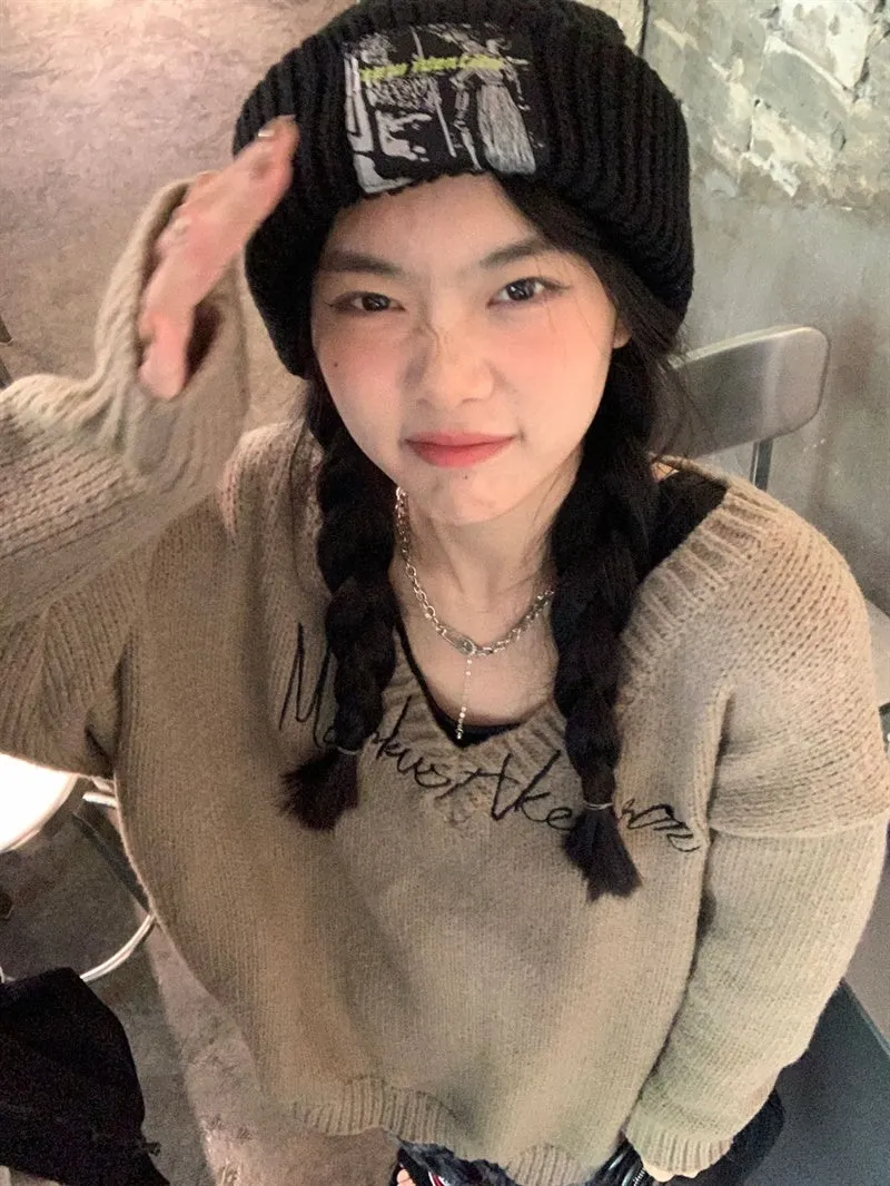 GeGe Lazy V-neck Knit Sweater