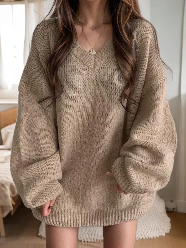 Relaxed Fit V-Neck Knit Sweater in Solid Color