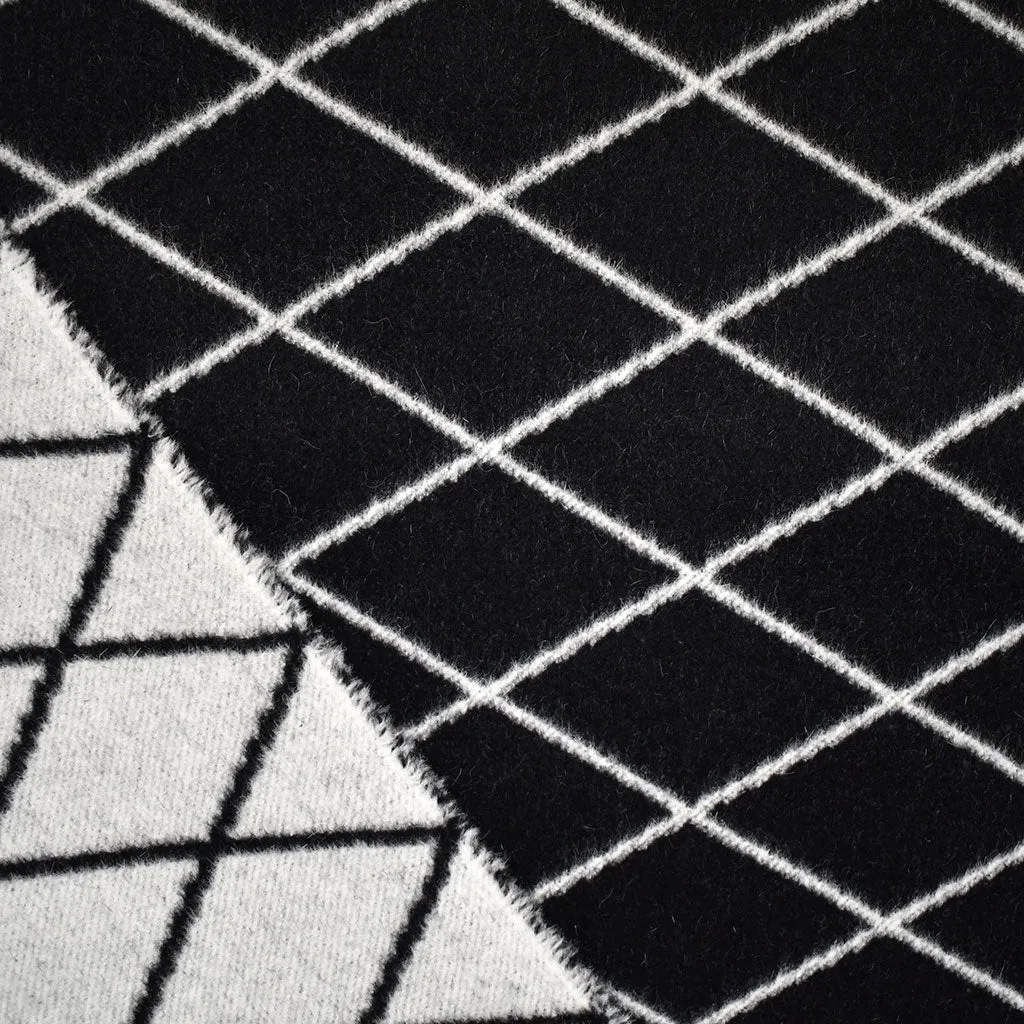 Reversible Tudor Diamond Pane Cashmere Blend Coating Black/Vanilla